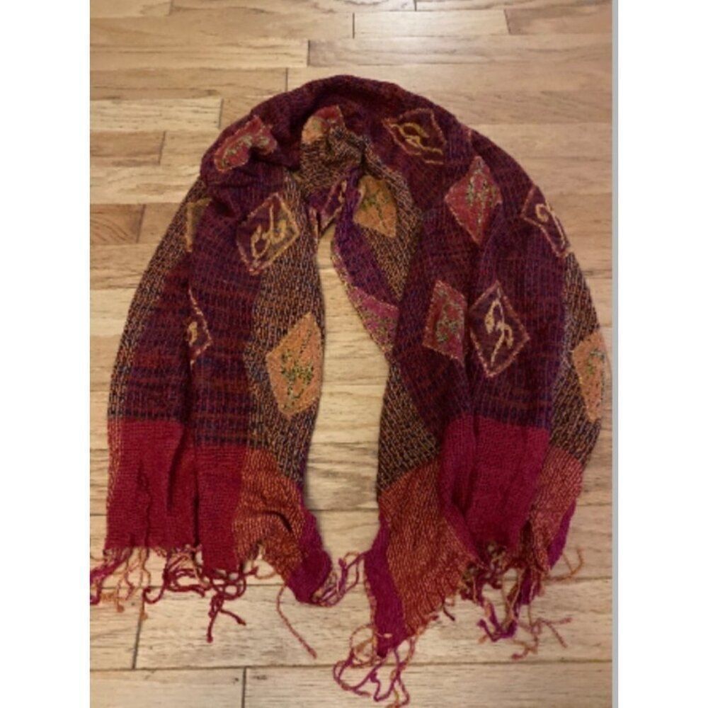 Handwoven Wool & Silk Geometric Pattern Scarf With Fringe OS